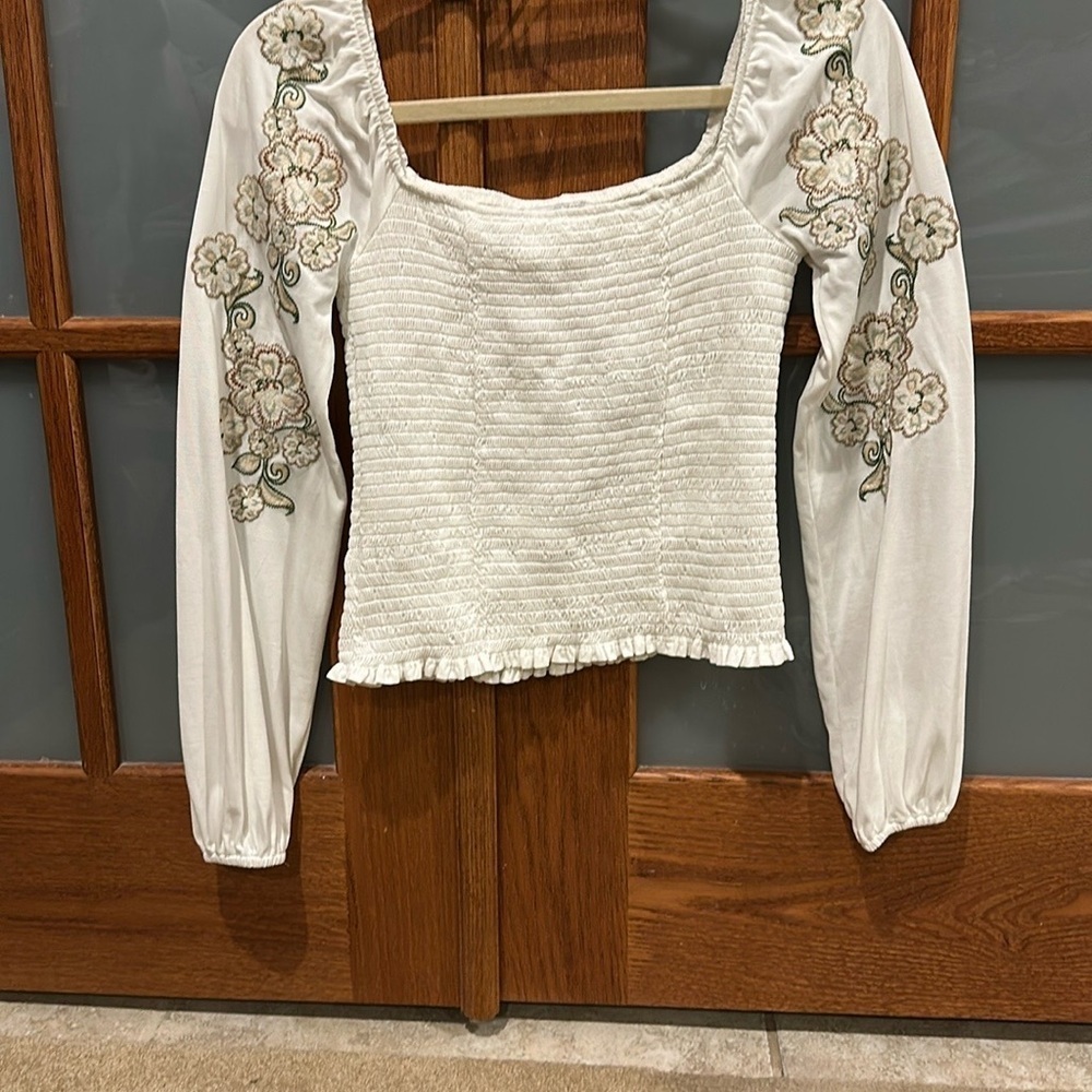 Lucky Brand White Smocked Puff Sleeve Blouse​​​​ - Picture 8 of 8